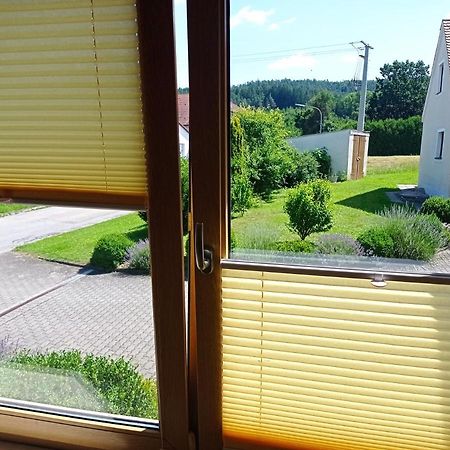 Schoene Helle Ferienwohnung In Waldnaehe Berching Zewnętrze zdjęcie