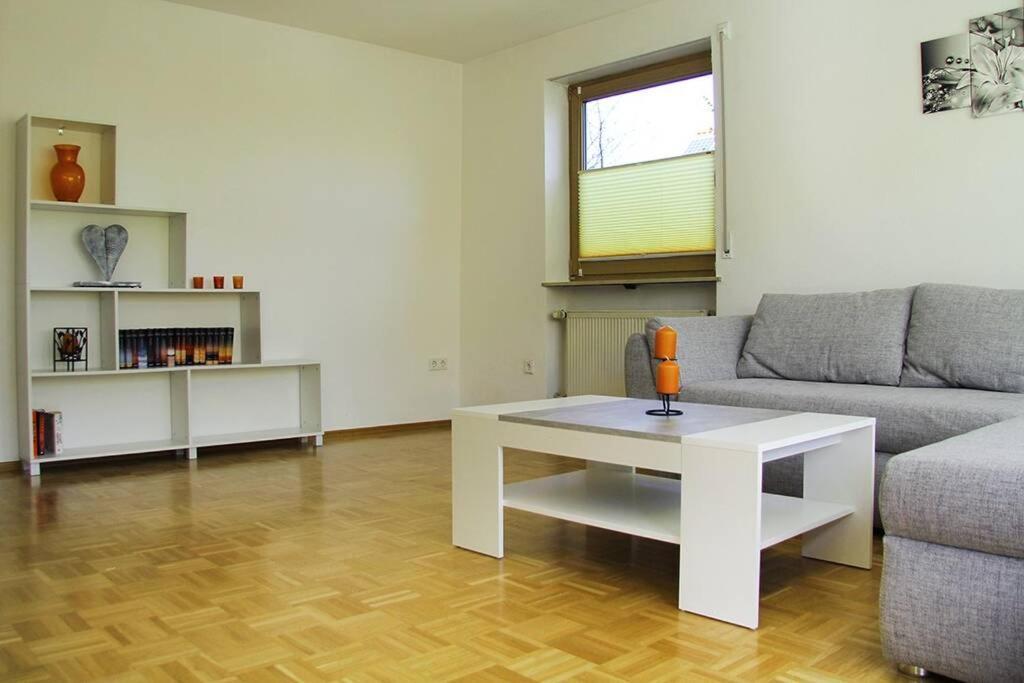 Schoene Helle Ferienwohnung In Waldnaehe Berching Zewnętrze zdjęcie