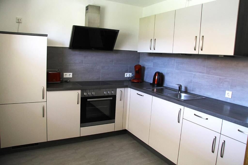 Schoene Helle Ferienwohnung In Waldnaehe Berching Zewnętrze zdjęcie